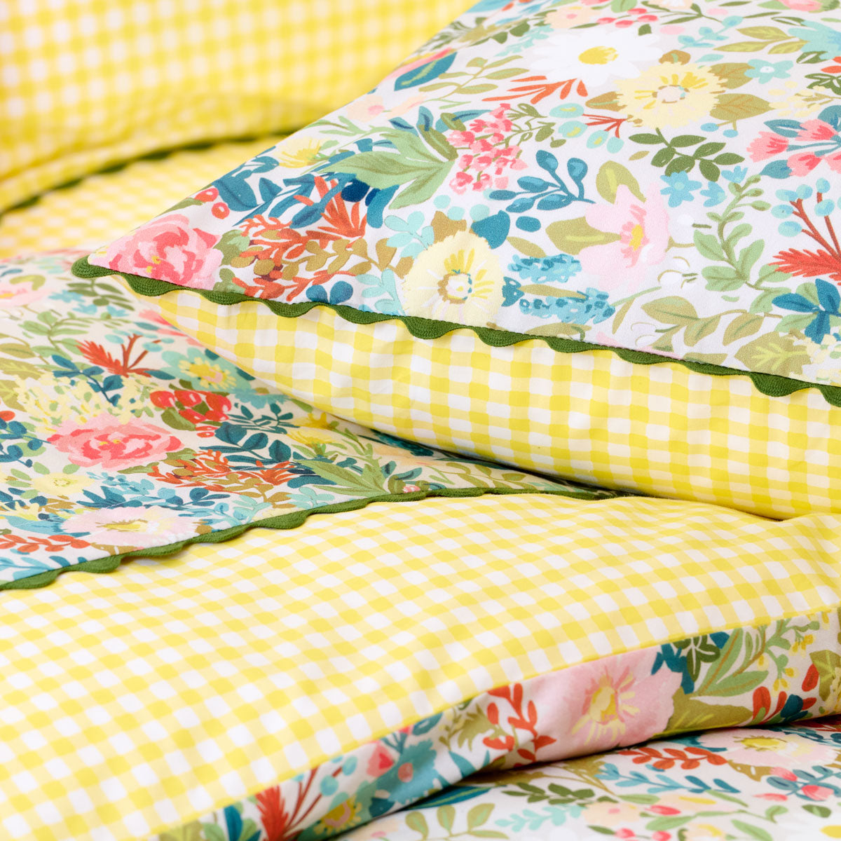 zoom taie d'oreiller fleurie et vichy jaune collection lili