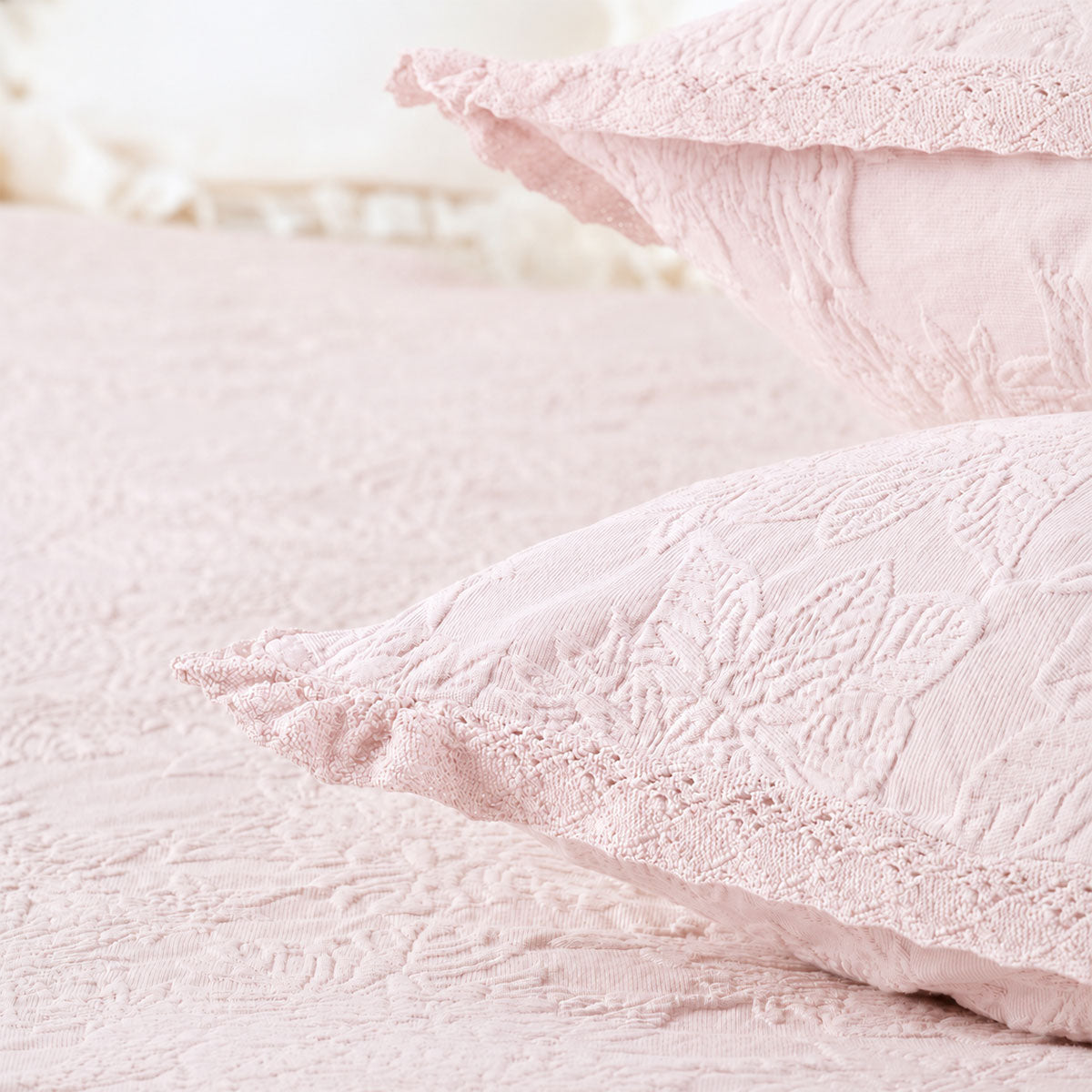 taie adele avec bordure dentelle crochetée coloris rose pâle #Couleur_ROSE