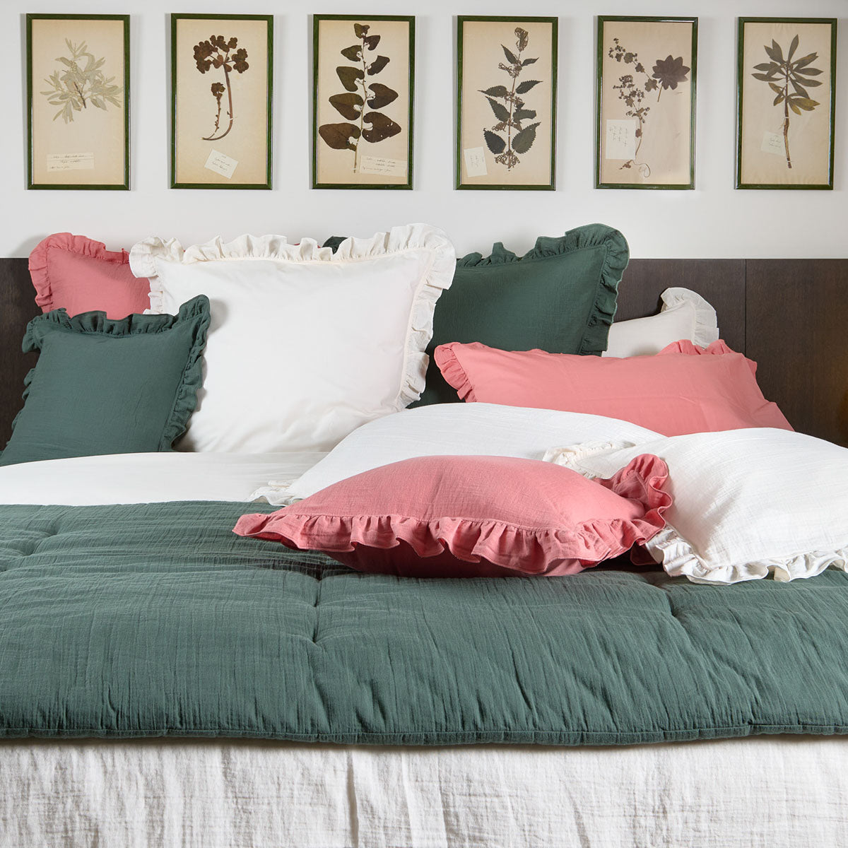 Collection Entre Deux disponible en Ivoire, Terracotta et Vert Sapin