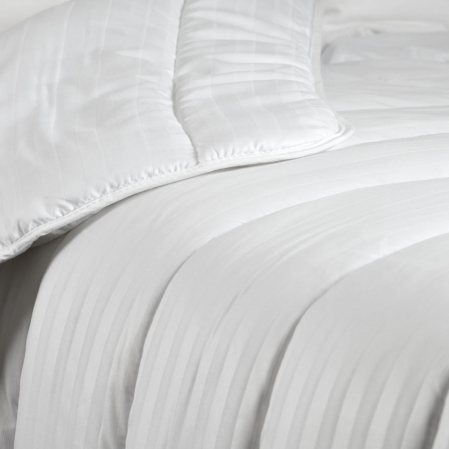 Couette microfibre 4 saisons au confort équilibré 2