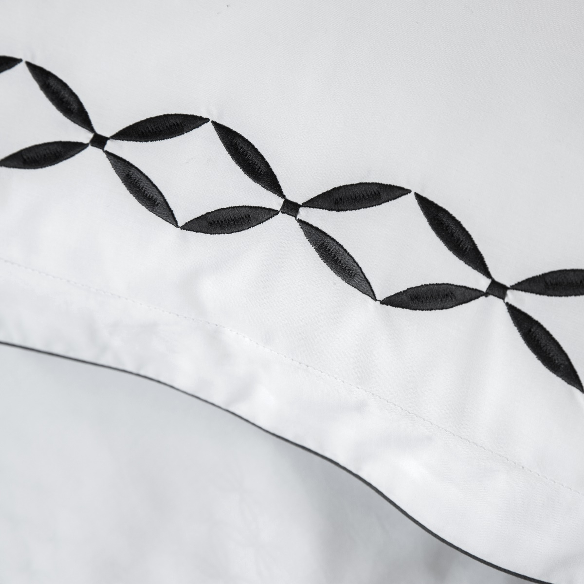Taie d'oreiller 50x75 cm en percale de coton Tropical zoom  | Linge de lit | Tradition des Vosges