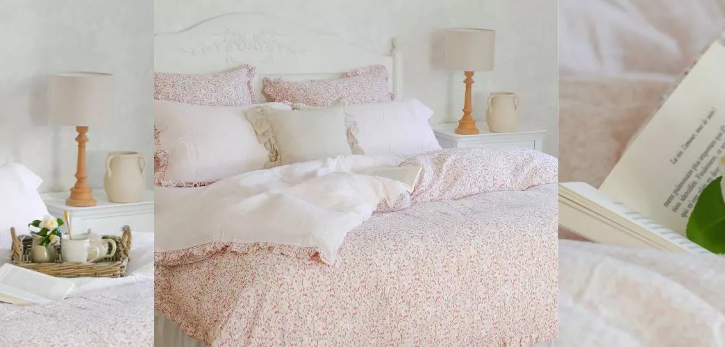 Chambre en linge de lit fleuri rose et blanc