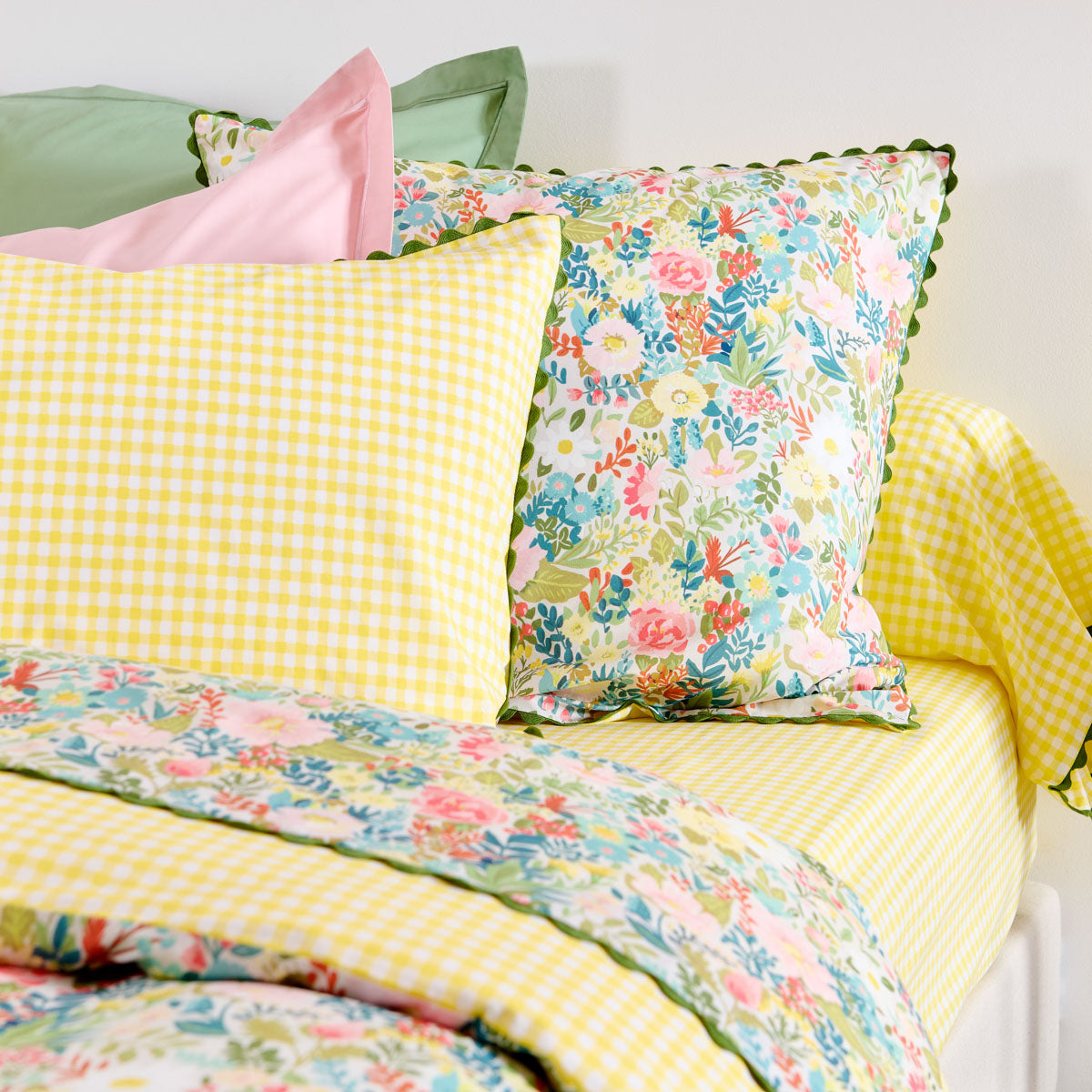 taies d'oreiller réversibles vichy jaune et fleurs collection lili