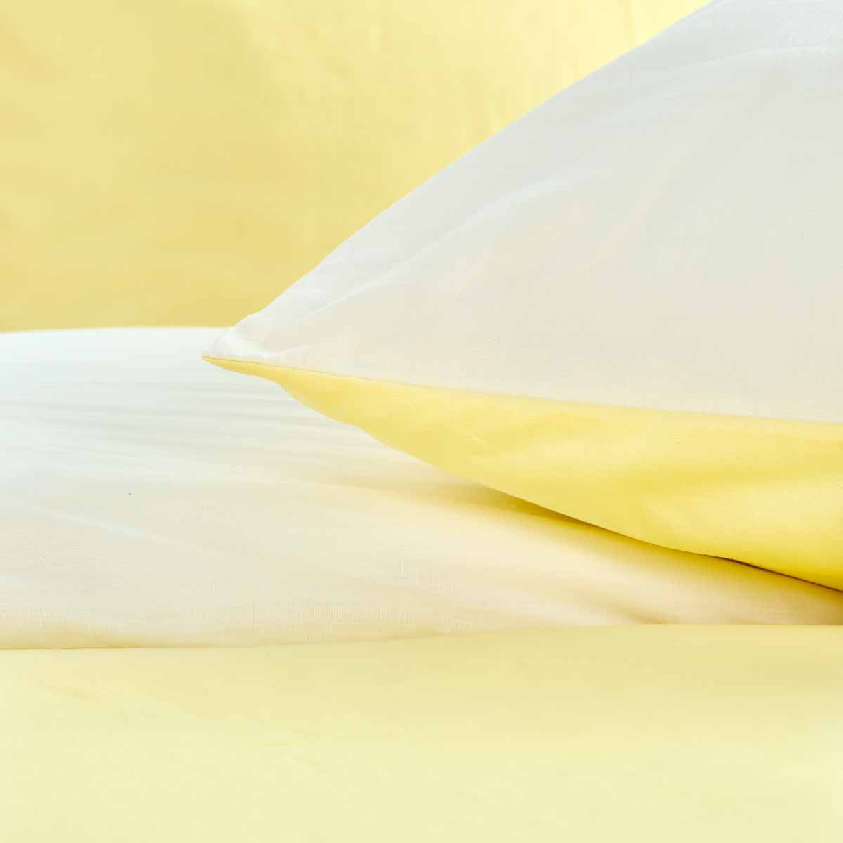Percale de coton 70 fils : un tissu au toucher frais et agréable pour un confort durable. jaune #Couleur_JAUNE PALE/IVOIRE