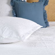 taies et jeté de lit blanc plume de coton