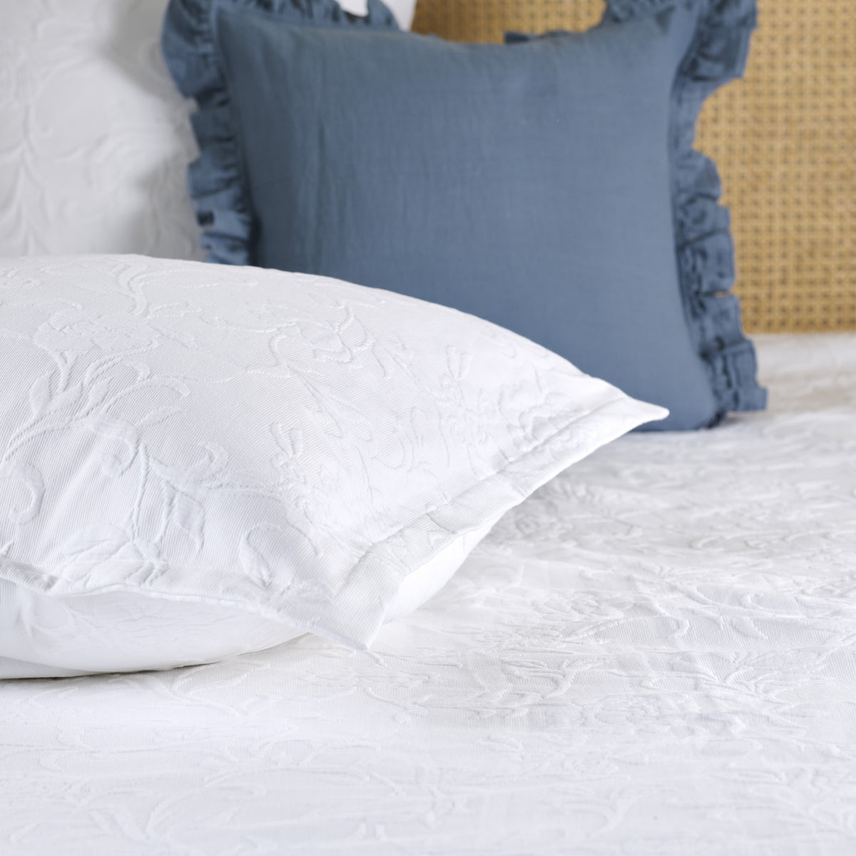 taies jacquard blanc piqué de coton plume de coton