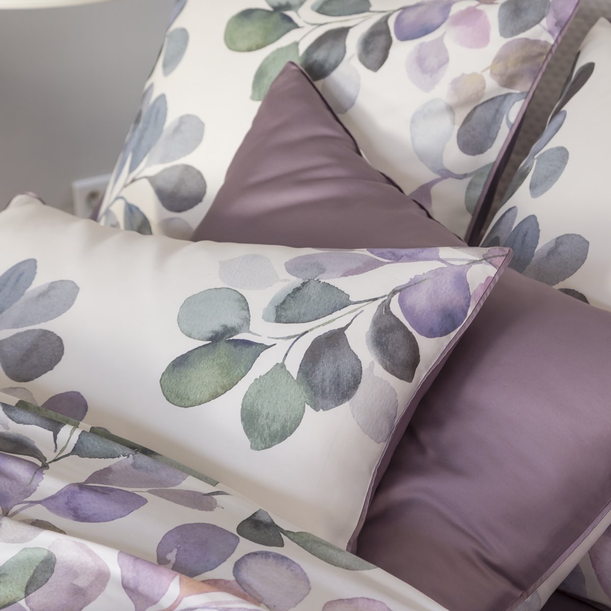 Taie d'Oreiller satin de coton 120 fils - Eclose | Linge de lit imprimé | Tradition des Vosges #Couleur_VIOLET PARME