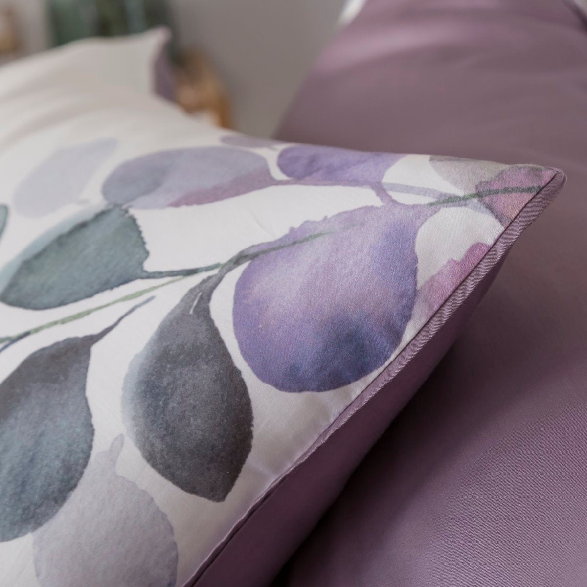 Taie d'Oreiller satin de coton 120 fils - Eclose | Linge de lit imprimé | Tradition des Vosges #Couleur_VIOLET PARME