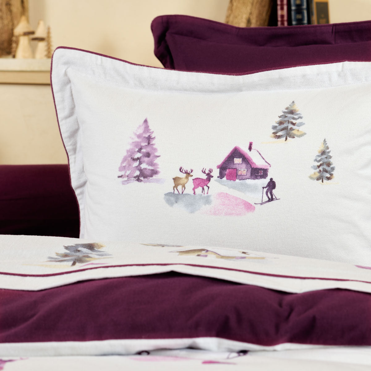 détail des taies d'oreiller champagny en flanelle de coton aux motifs hivernaux 
